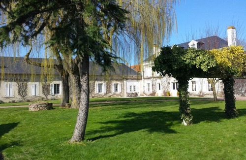 Mauze-Thouarsais Bed & Breakfast | Roulotte de la basse biguerie proche zoo de la flèche