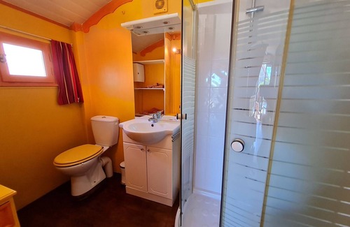 Bonnee Bed & Breakfast | Roulotte Esmeralda: Unique stay in nature, air-conditioned, private parking, bike rental