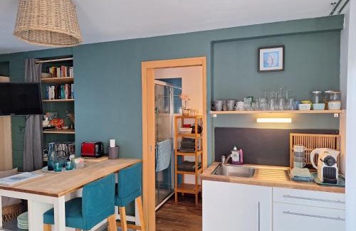 Porspoder House | Roulotte Gîtes O bien-être massage Spa Séjour bien-être en hébergement insolite roulotte Karantez ou en gîtes Melon ou Yock à 800 m des plages Maison d'hôte Drogou