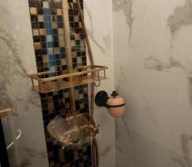 Thurey House | Roulotte L Aventura Art Deco