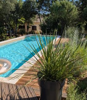 Monteils House | Roulotte romantique avec piscine en Cévennes