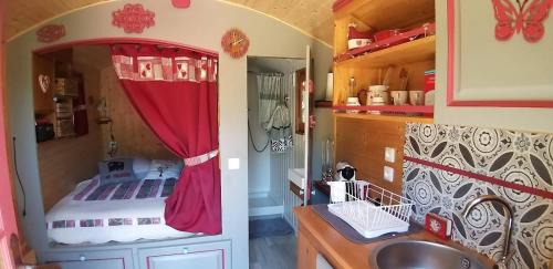 Monteils House | Roulotte romantique avec piscine en Cévennes