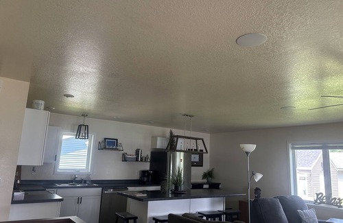 Wild Rose Cottage | Round Lake -Full Recreation lake Cottage
