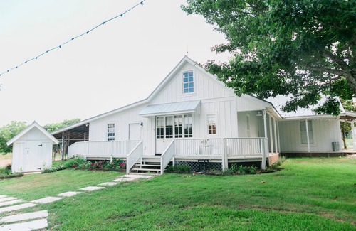 Round Top Apartment | Round Top's Stylish Hospitality- The Frenchie Boutique Hotel ROOM 1