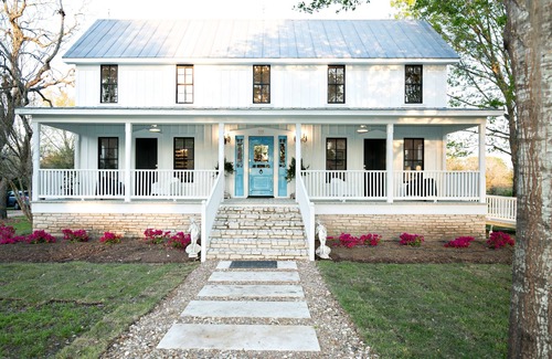 Round Top Apartment | Round Top's Stylish Hospitality- The Frenchie Boutique Hotel ROOM 5