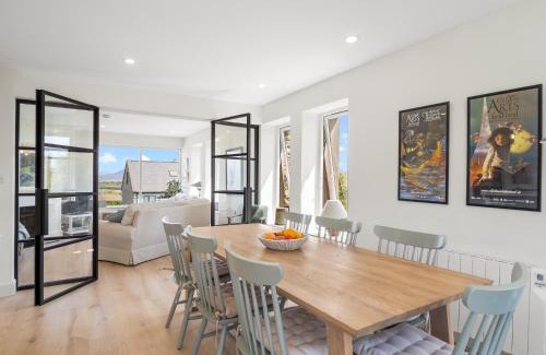 Roundstone House | Roundstone Vista
