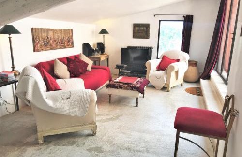 Roussillon House | Roussillon House