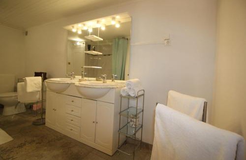 Quartier Administrations Apartment | Roussy Nîmes Romaine