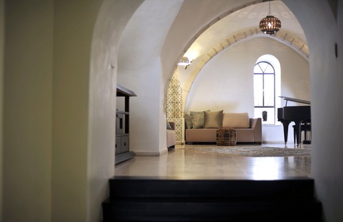 Old City Apartment | Rova Arches Luxury Suite — As Featured in the Jerusalem Post!
