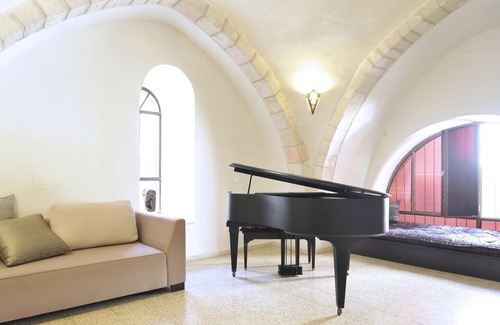 Old City Apartment | Rova Arches Luxury Suite — As Featured in the Jerusalem Post!