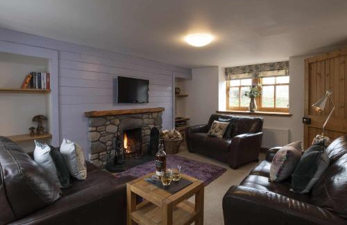 Aviemore House | Rowan Cottage