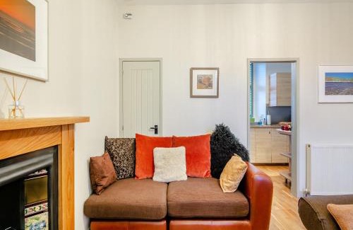 Huntly House | Rowan Cottage