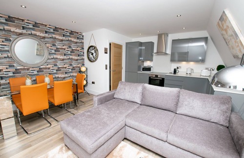 Cotham Apartment | Rowan Tree Your Apartment