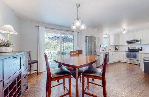 University Place House | Rowandale | Serene house in University Place - short walk away from Puget Sound