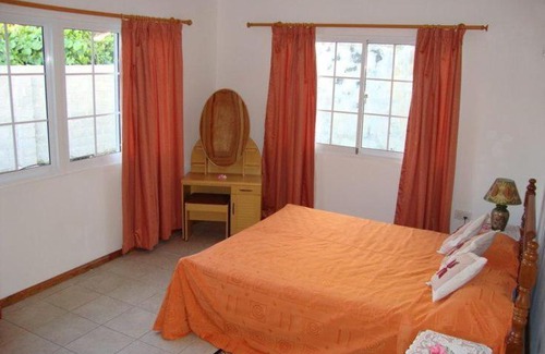 Beau Vallon House | Rowsvilla Guest House