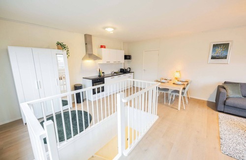 Stratum Apartment | Royal 65m2 One Bedroom Apartment (VW-140-A)