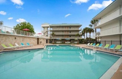 Historic Downtown Kissimmee Hotel | Royal 7 Wonderful Apart/Hotel with pool