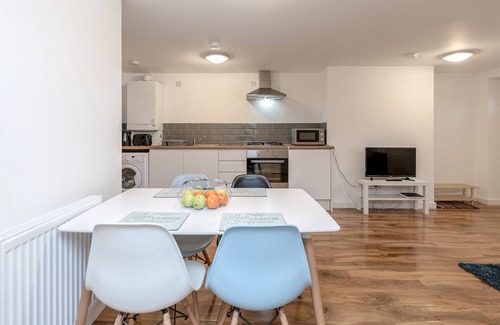 Hillingdon Apartment | Royal Apartments RA2