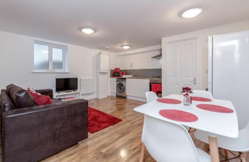 Yiewsley Apartment | Royal Apartments - Heathrow