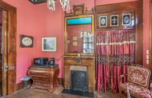 French Quarter House | Royal Barracks Guest House