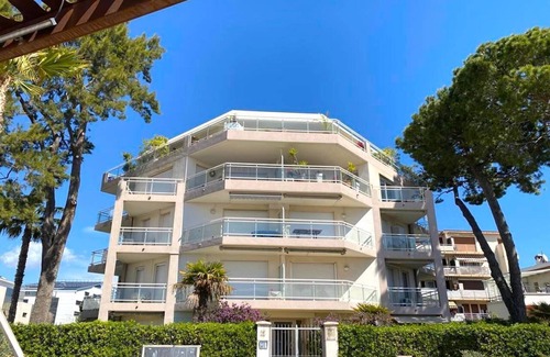 Saint-Laurent-du-Var Apartment | Royal Beach