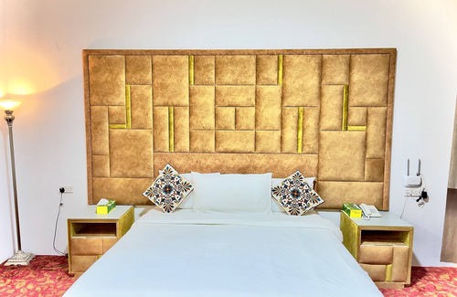 Shinas Hotel | Royal Beach Hotel