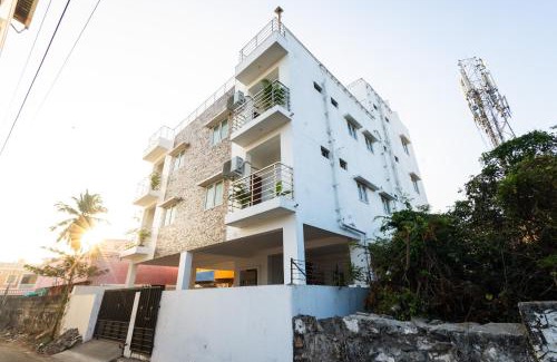 Vadanemelli Hotel | Royal Beach Service Apartment