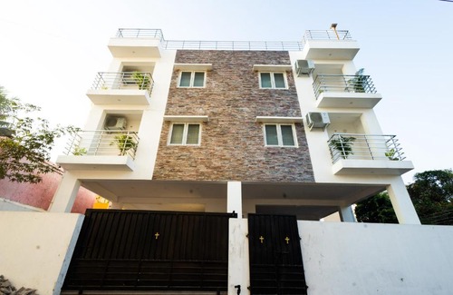 Vadanemelli Hotel | Royal Beach Service Apartment