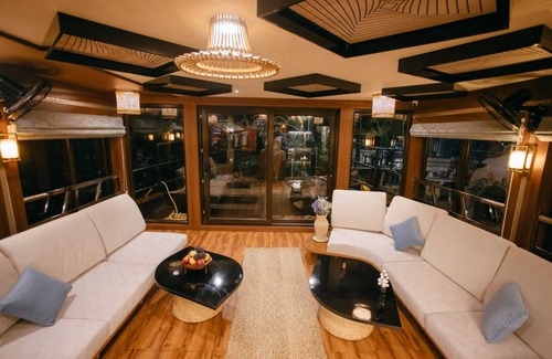 Alappuzha Boat Rental | Royal Boathouse