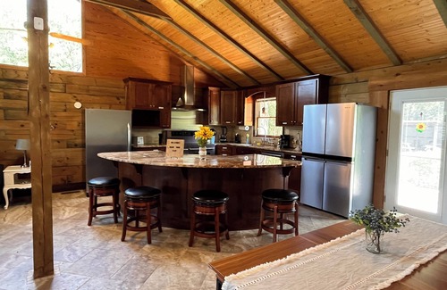 Royal Cabin | Royal Cabin between Lake Quachita and Hot Springs