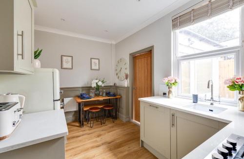 Chester Apartment | Royal Chester Retreat - Rose Platinum Properties