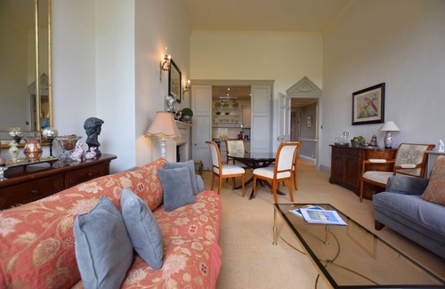 Upper Town Apartment | Royal Crescent Prospect - classic, sumptuous Georgian apartment overlooking The Crescent