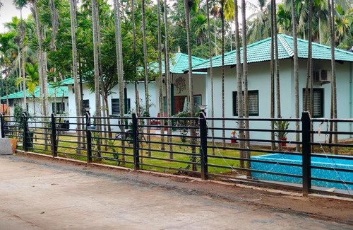 Mettupalayam Resort | ROYAL CROWN GREEN SAGAR PH8140233333