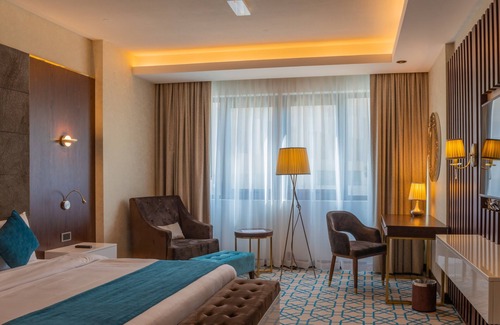 Al Khuwair Hotel | Royal Crown Hotel - Oman