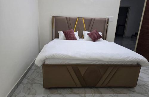Varanasi Hotel | Royal Diamond Hotel & Guest house