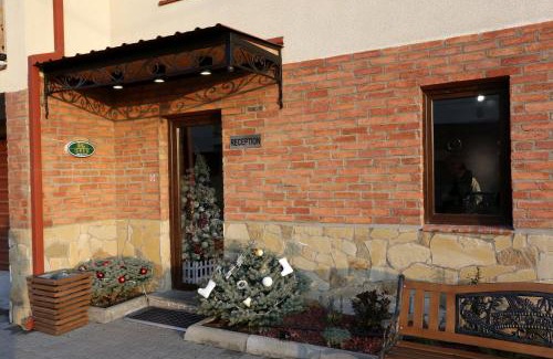 Natakhtari Hotel | Royal Green Hotel