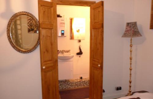 Dulken Bed & Breakfast | Royal Guest House