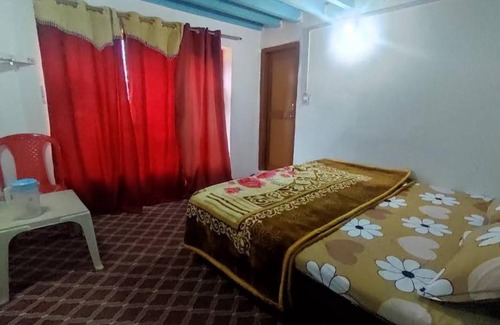Laripora House | Royal Guest House