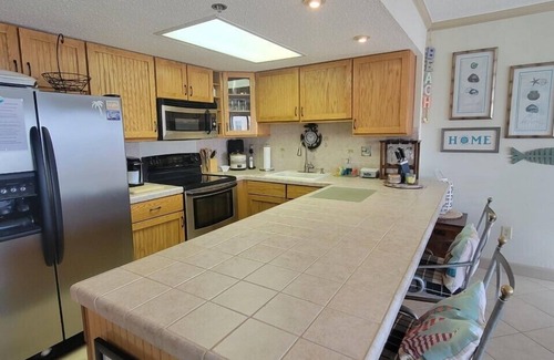 North Ocean City Condo | Royal Hawaiian 401 - 2 bedroom ocean side with indoor and outdoor pool