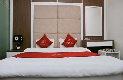 Yen Phu Hotel | Royal Hotel 60 Nghi Tàm by Bay Luxury