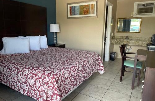 Boys Ranch Hotel | Royal Inn
