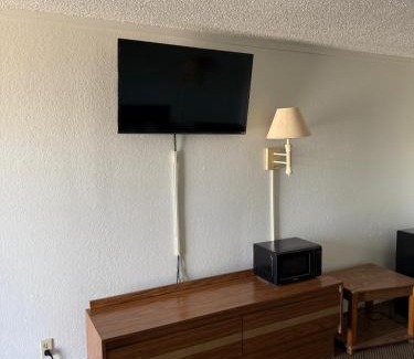 Central Oklahoma City Hotel | Royal Inn