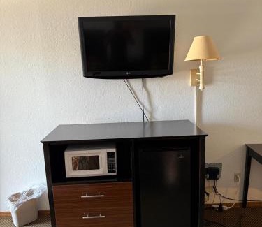Central Oklahoma City Hotel | Royal Inn
