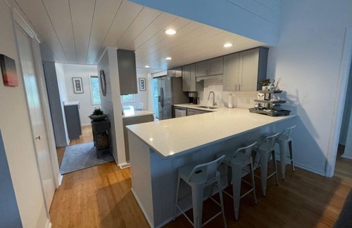 Bald Head Island Condo | Royal James upper unit, sleeps 6 with loft + 2 Golf Carts & Pool, close to beach