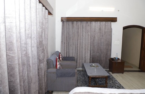 Tala Hotel | Royal Jungle Kothi