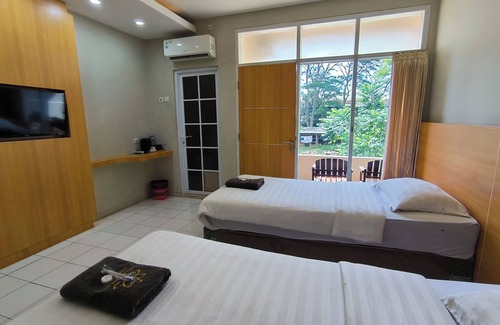 Jepara Hotel | Royal Kencana powered by Cocotel