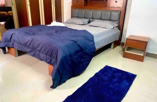 Lakshmipuram Apartment | Royal King Bed Suite, Service Apartments, 1km to center , Free WI-FI
