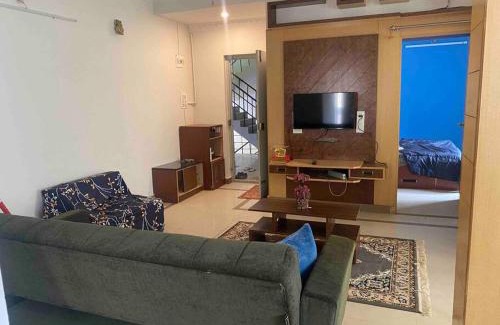 Lakshmipuram Apartment | Royal King Bed Suite, Service Apartments, 1km to center , Free WI-FI