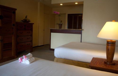 Historic Kailua Village Resort | Royal Kona Resort