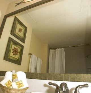 Historic Kailua Village Resort | Royal Kona Resort